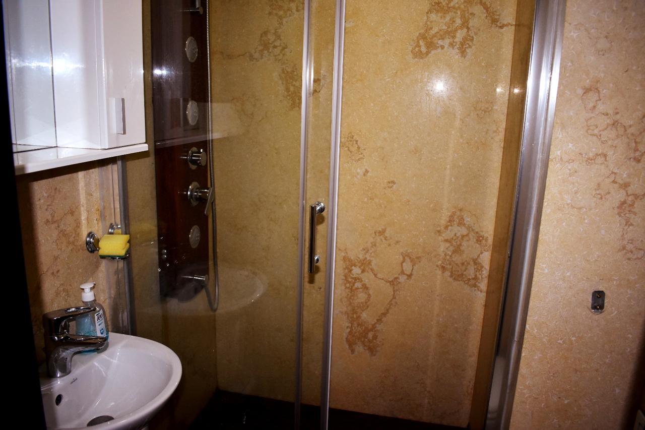 Grand Central Accomodation Doamnei2 Букурещ Екстериор снимка